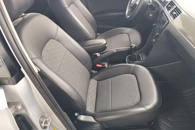 Used Volkswagen Santana 2015 1.4L Manual Comfort Edition