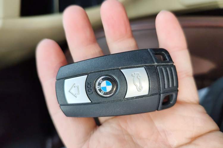 Used BMW X1 2015 sDrive18i Leading Edition
