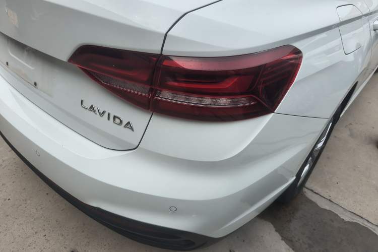 Used Volkswagen Lavida 2023 1.5L Automatic De Yi Edition Right Rear Taillight