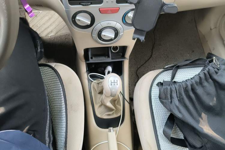 Used Chery Fengyun 2 2010 Hatchback 1.5L Ambition Model Gear Lever