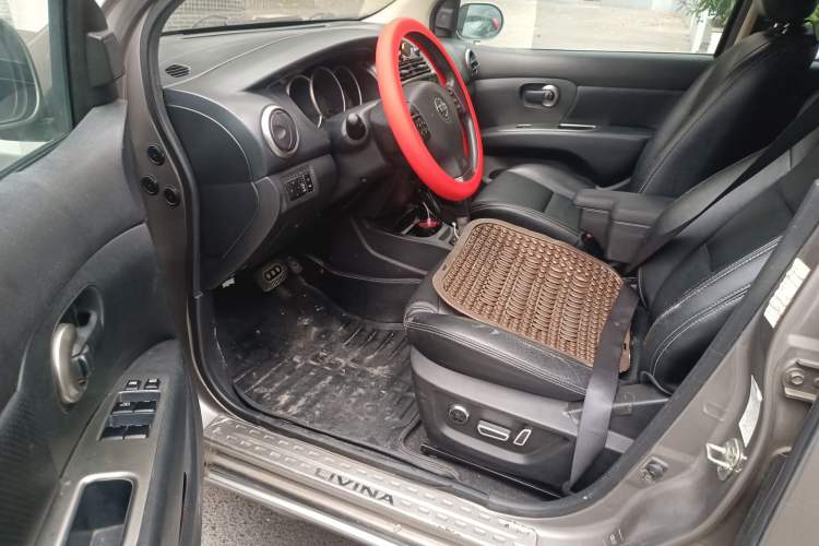 Used Nissan Livina 2010 Jingrui Edition 1.6L Automatic Smart High-End Model Driver Seat