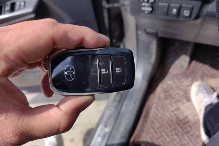 Used Toyota RAV4 2016 2.5L Automatic 4x4 Elite Edition
