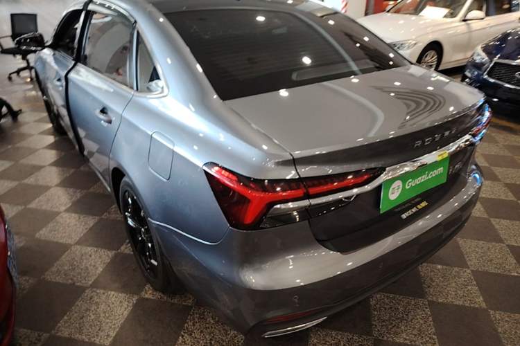 Used Roewe i6 MAX 2020 300TGI Automatic Cool & Stylish Skyroof Edition