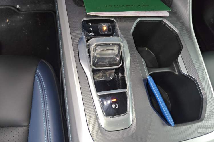 Used GAC Trumpchi GS3 2023 Shadow Speed 270T Dynamic Intelligence Edition Gear Lever