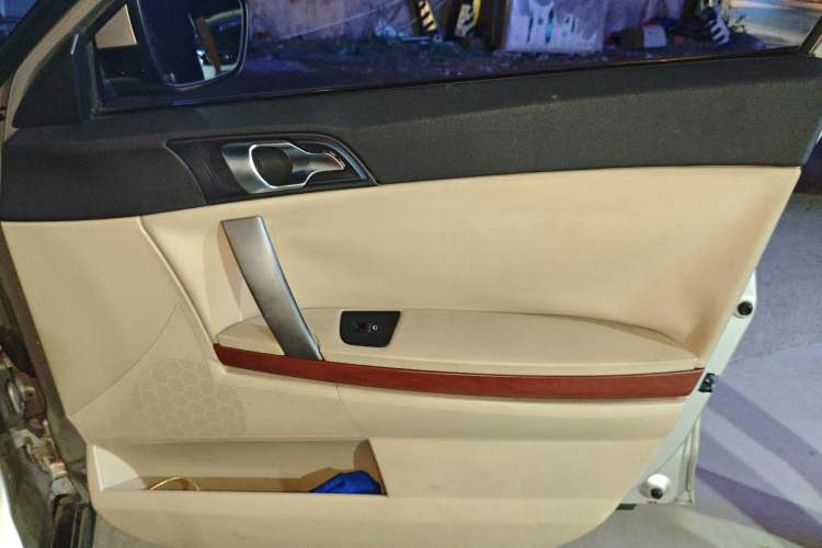 Used Roewe 550 2012 550 1.8T Automatic Full-Gold Limited Edition
