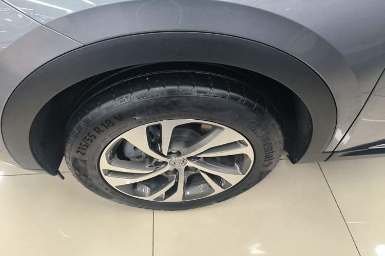 Used Buick Envision 2022 Encore S 552T Two-Wheel-Drive Luxury Model Exterior 4