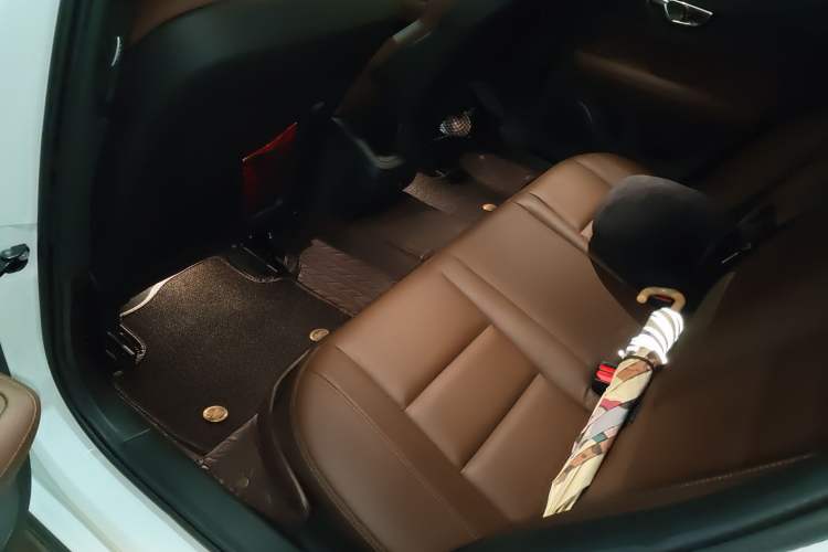 Used Volvo S60 2022 B4 Zhiyuan Luxury Edition