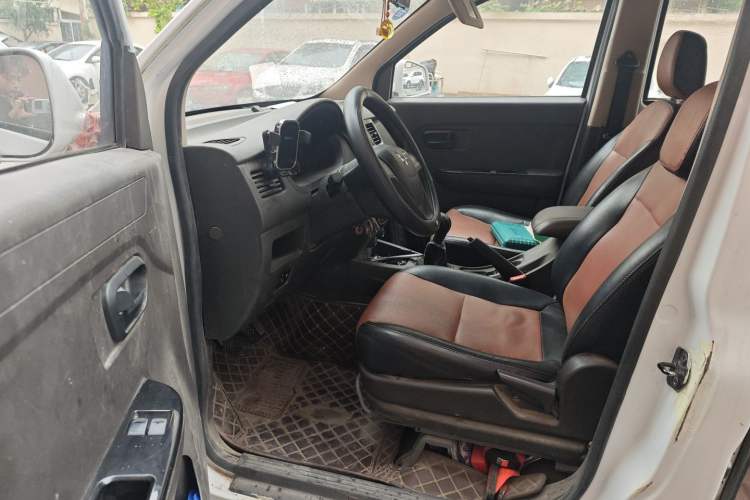 Used Wuling Rongguang V 2016 1.5L Standard Version