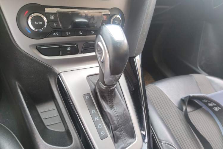 Used Ford Focus 2012 Hatchback 1.6L Automatic Fashion Edition
