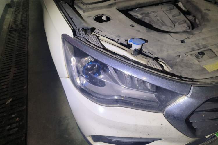 Used JETOUR X90 2019 1.5T DCT Enjoyment Version 5 Seats China VI Standard Right Front Headlight