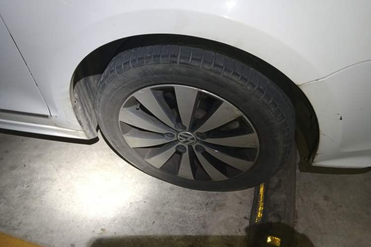 Used Volkswagen Sagitar 2018 280TSI DSG Comfort Model Right Front Wheel Hub