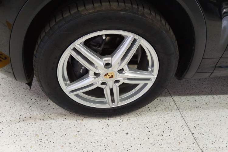 Used Porsche Cayenne 2014 Cayenne Platinum Edition 3.0T Exterior 4