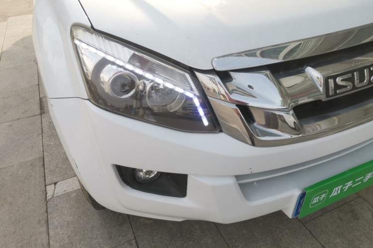 Used Isuzu D-MAX 2018 2.5T Two-Wheel-Drive Base Version JE4D25Q5A