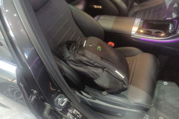 Used Mercedes-Benz C-Class 2022 Restyled C 260 L Sport Edition Right Front Seat