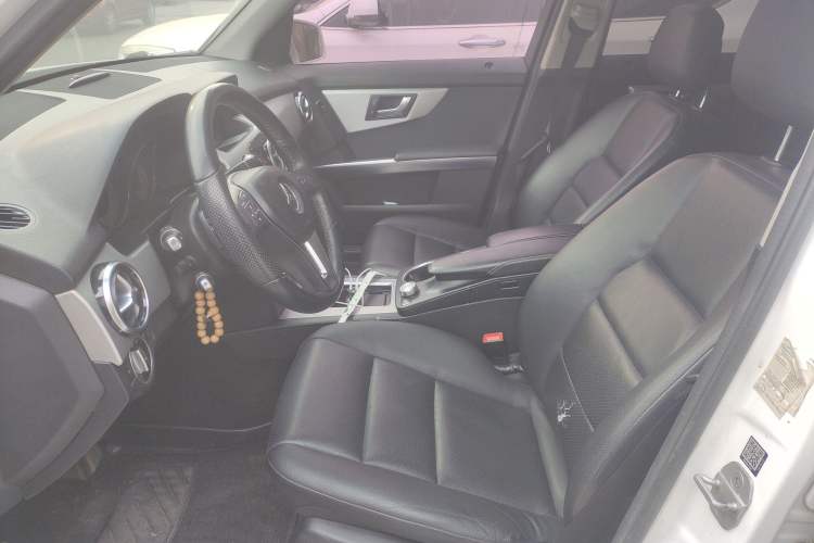 Used Mercedes-Benz GLK-Class 2013 GLK 300 4MATIC Dynamic Sunroof Model
