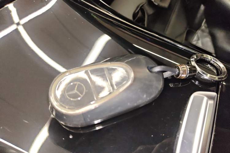 Used Mercedes-Benz C-Class 2023 Restyled C 260 L Night Edition Sports Version Vehicle Key