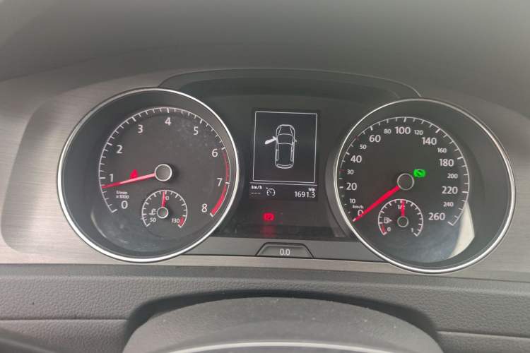 Used Volkswagen Golf 2014 1.6L Automatic Comfort Model Instrument Cluster