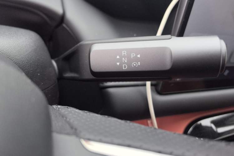 Used AION V 2024 Aion Tyrannosaurus 520 Smart Luxury Edition Gear Lever