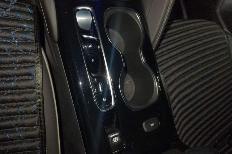 Used Buick Envision 2022 Encore Plus 652T Five-Seat Luxury Model