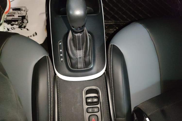 Used Roewe Clever 2022 311km QiQi BoBo Edition Gear Lever