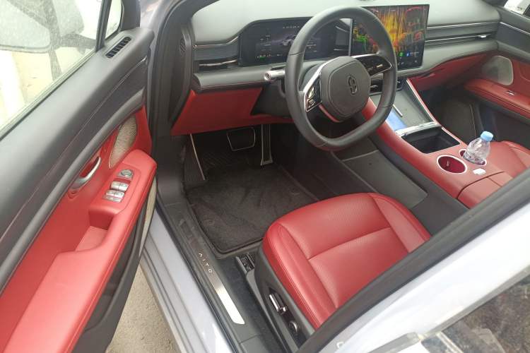 Used Hima AITO M5 2025 Extended-Range Ultra All-Wheel-Drive Version Driver Seat