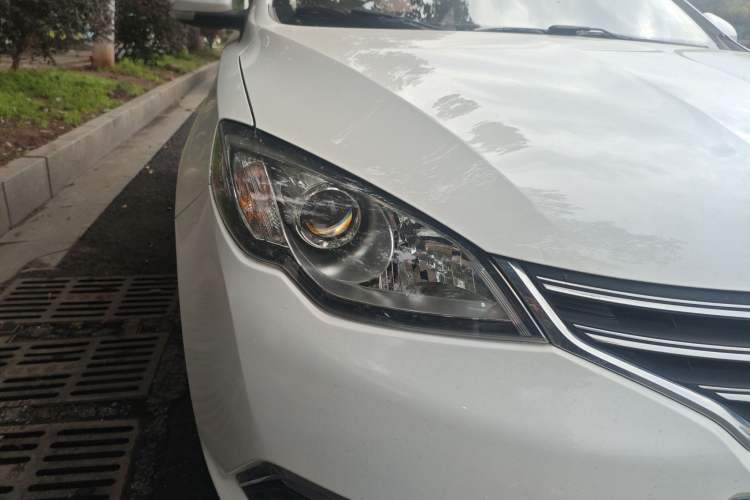 Used Roewe 360 2015 1.5L Automatic Luxury Edition
