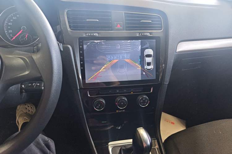 Used Volkswagen Golf 2018 1.6L Automatic Fashion Model