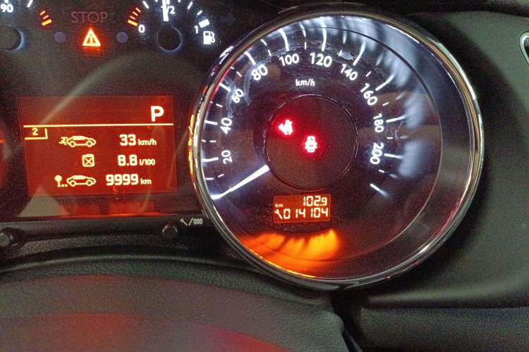 Used Peugeot 3008 2015 2.0L Automatic Trend Edition
