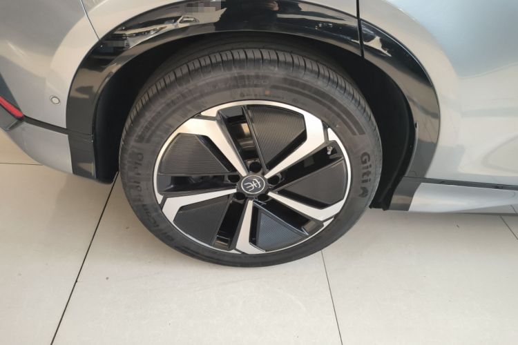 Used BYD Song L EV 2025 Intelligent Driving Version 662 km LiDAR Excellence Edition
