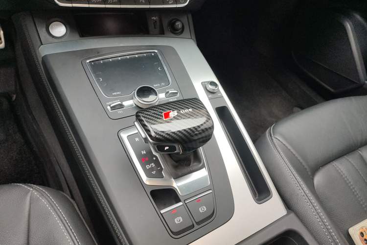 Used Audi Q5L 2020 Updated 40 TFSI Prestige Fashion Edition Gear Lever