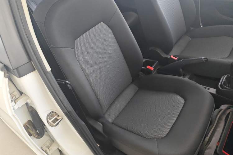 Used Volkswagen Jetta 2017 1.4L Manual Fashion Edition
