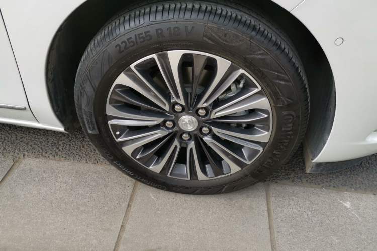 Used Buick GL8 2020 ES Land Cruiser 653T Flagship Model Right Front Wheel Hub