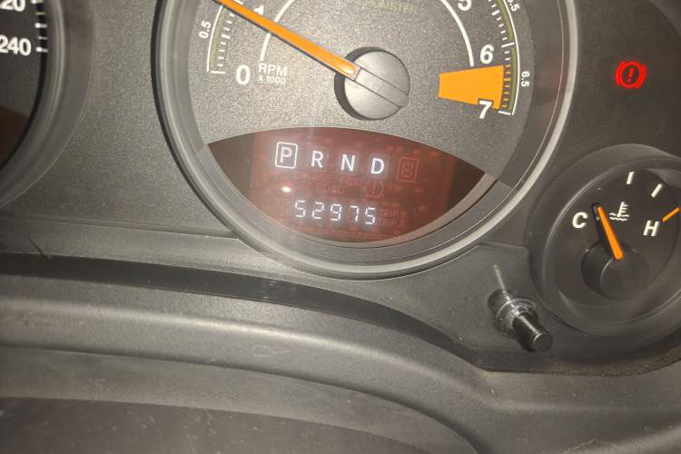 Used Jeep Compass 2013 2.0L two-wheel drive sport version
