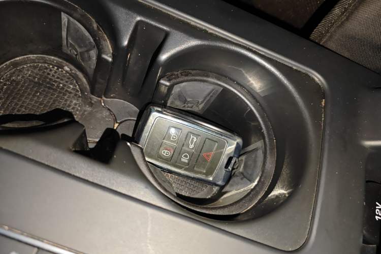 Used Land Rover Discovery 2020 3.0 SC V6 SE