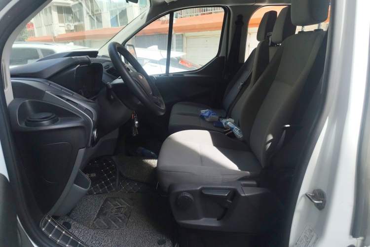 Used Ford Transit 2017 2.0T Gasoline Multi-Purpose Commercial Vehicle Mid-Drive Mid-Roof China V Standard