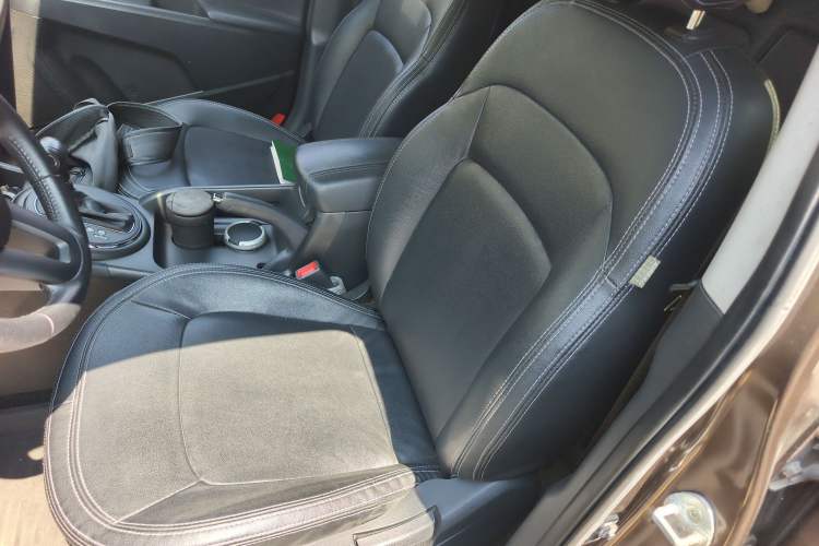 Used Kia Sportage R 2012 2.0L Automatic Two-Wheel Drive NAVI