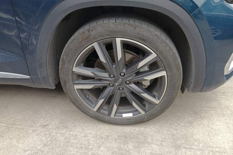 Used Geely Auto Monjaro L 2021 2.0TD DCT EVO Two-Wheel Drive Prestige Version Right Front Wheel Hub