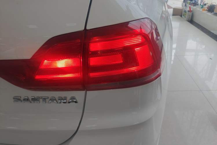 Used Volkswagen Santana 2019 1.5L Automatic Fashion Edition China VI Right Rear Taillight