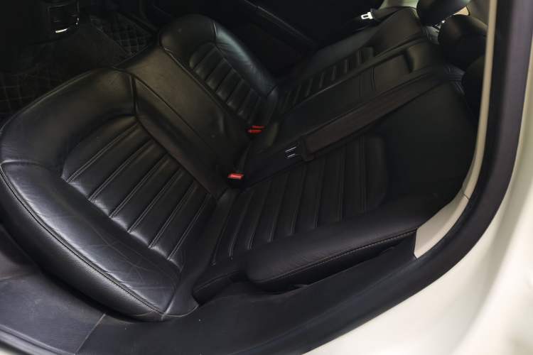 Used Ford Mondeo 2013 2.0L GTDi 200 Luxury Model Left Rear Seat