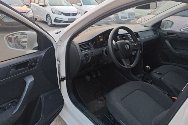 Used Skoda Rapid Spaceback 2016 Revised Version 1.4L Manual Front-Drive Edition
