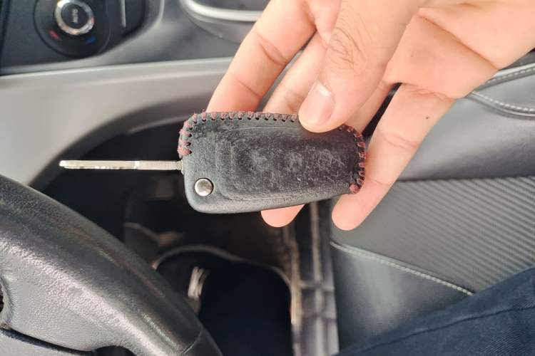 Used Ford Kuga 2013 1.6L GTDi Two-Wheel-Drive Trend Model Vehicle Key