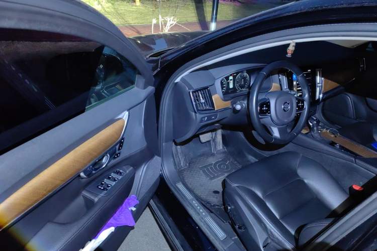 Used Volvo S90 2020 T5 Zhiyi Luxury Edition