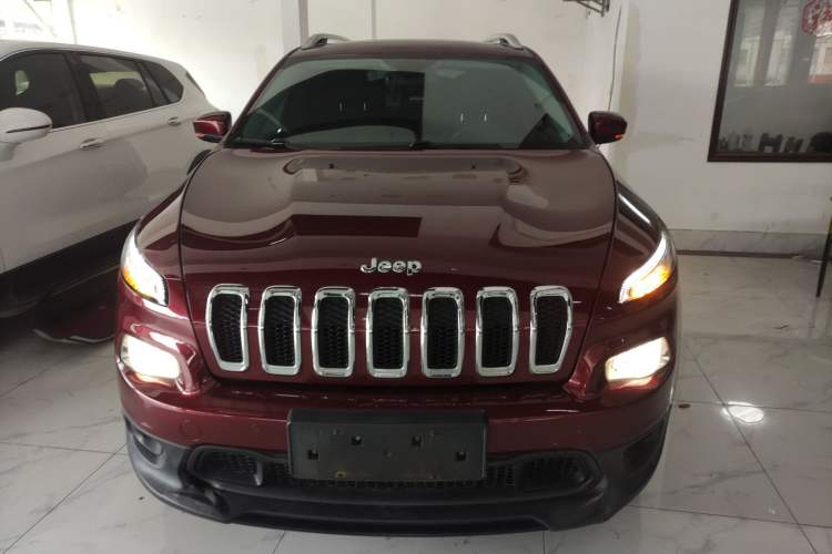 Used Jeep Cherokee 2016 2.0L Superior Edition