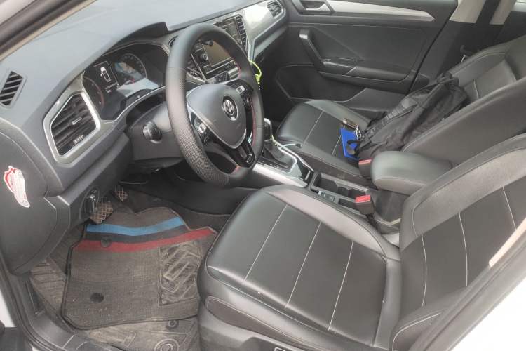 Used Volkswagen T-ROC 2019 230TSI DSG Two-Wheel Drive Advanced Version China V Standard