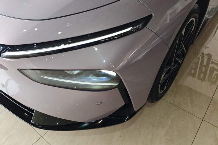 Used XPeng P7+ 2024 Long-Range Max Left Front Headlight