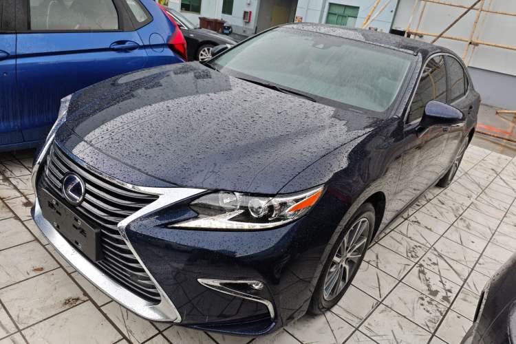 Used Lexus ES 2015 300h Comfort Edition