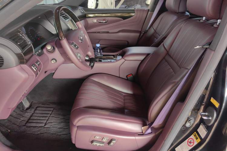 Used Lexus LS  Left Front Seat