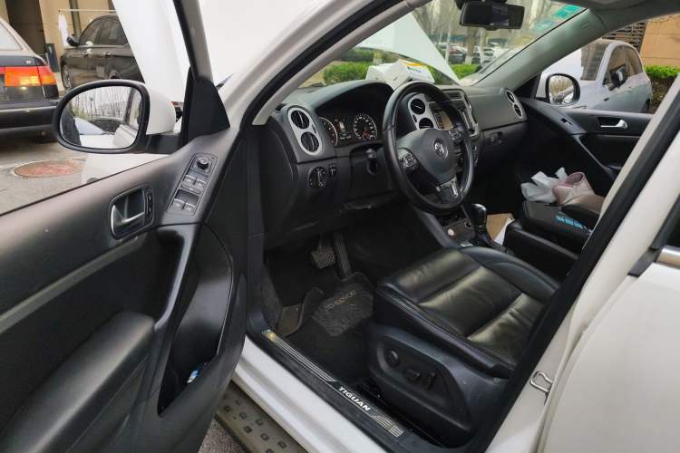 Used Volkswagen Tiguan 2015 1.8TSI Automatic All-Wheel-Drive Luxury Model