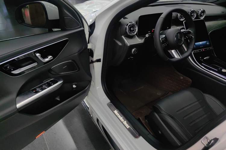 Used Mercedes-Benz C-Class 2025 Facelift C 260 L Sport Edition Driver Seat