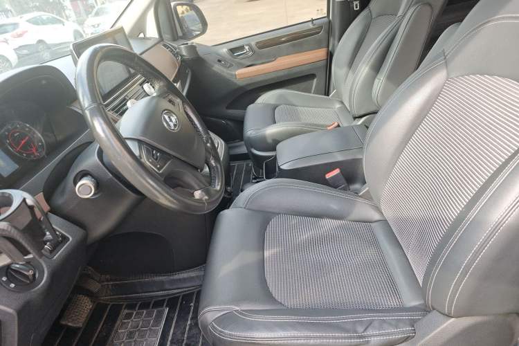 Used SAIC MAXUS G10 2018 PLUS 2.0T Automatic Luxury Edition
